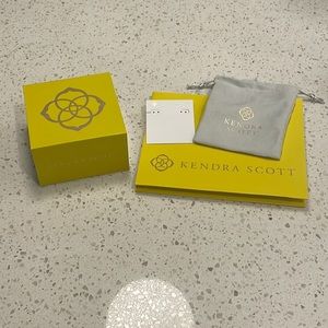 Kendra Scott packaging box gift bag  pouch earring holder
